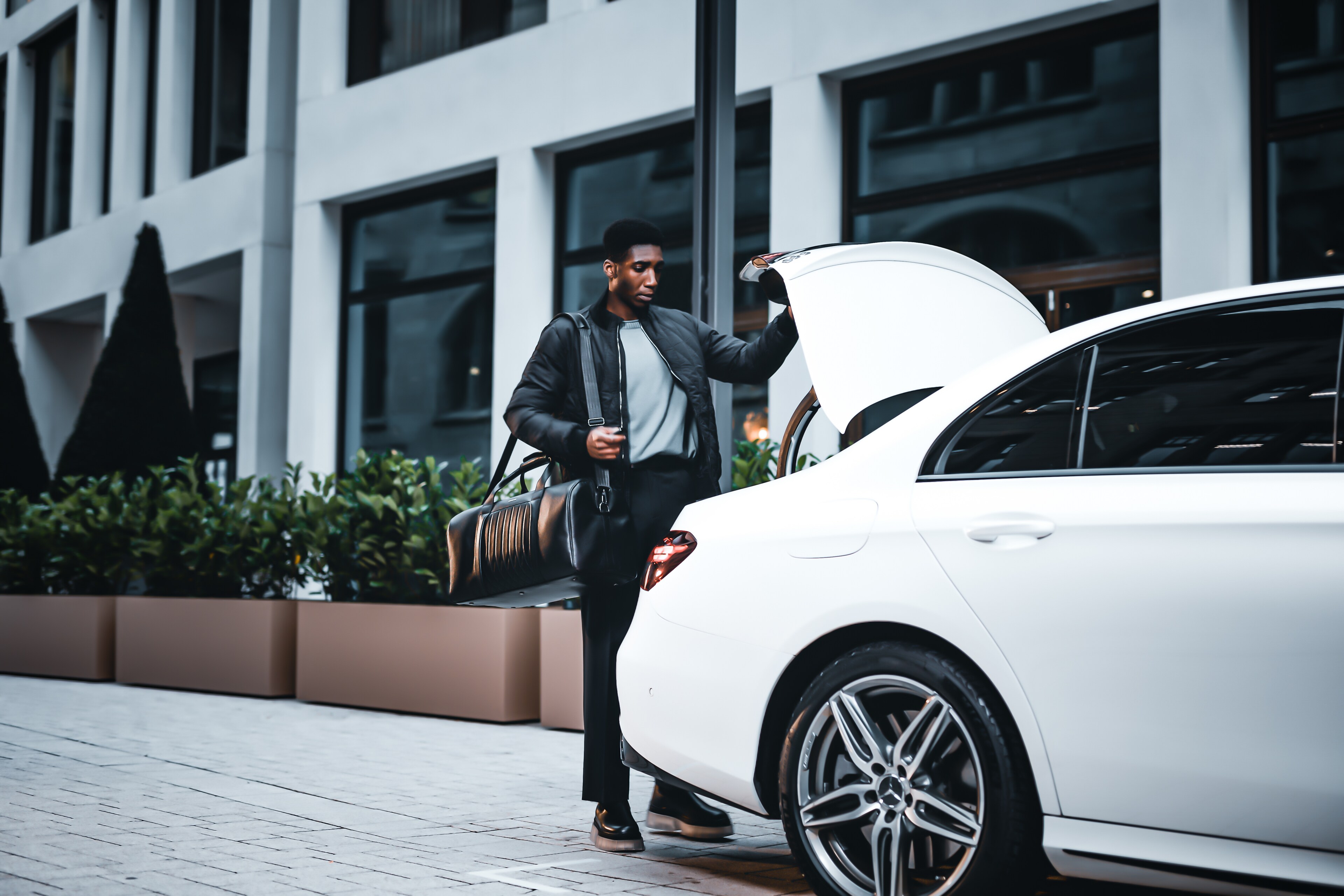 Mercedes-Benz - High Resolution High Resolution