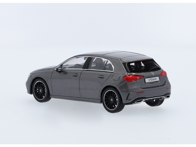 A-Klasse, Kompaktlimousine, AMG Line, W177 mountaingrau, Minimax, 1:43