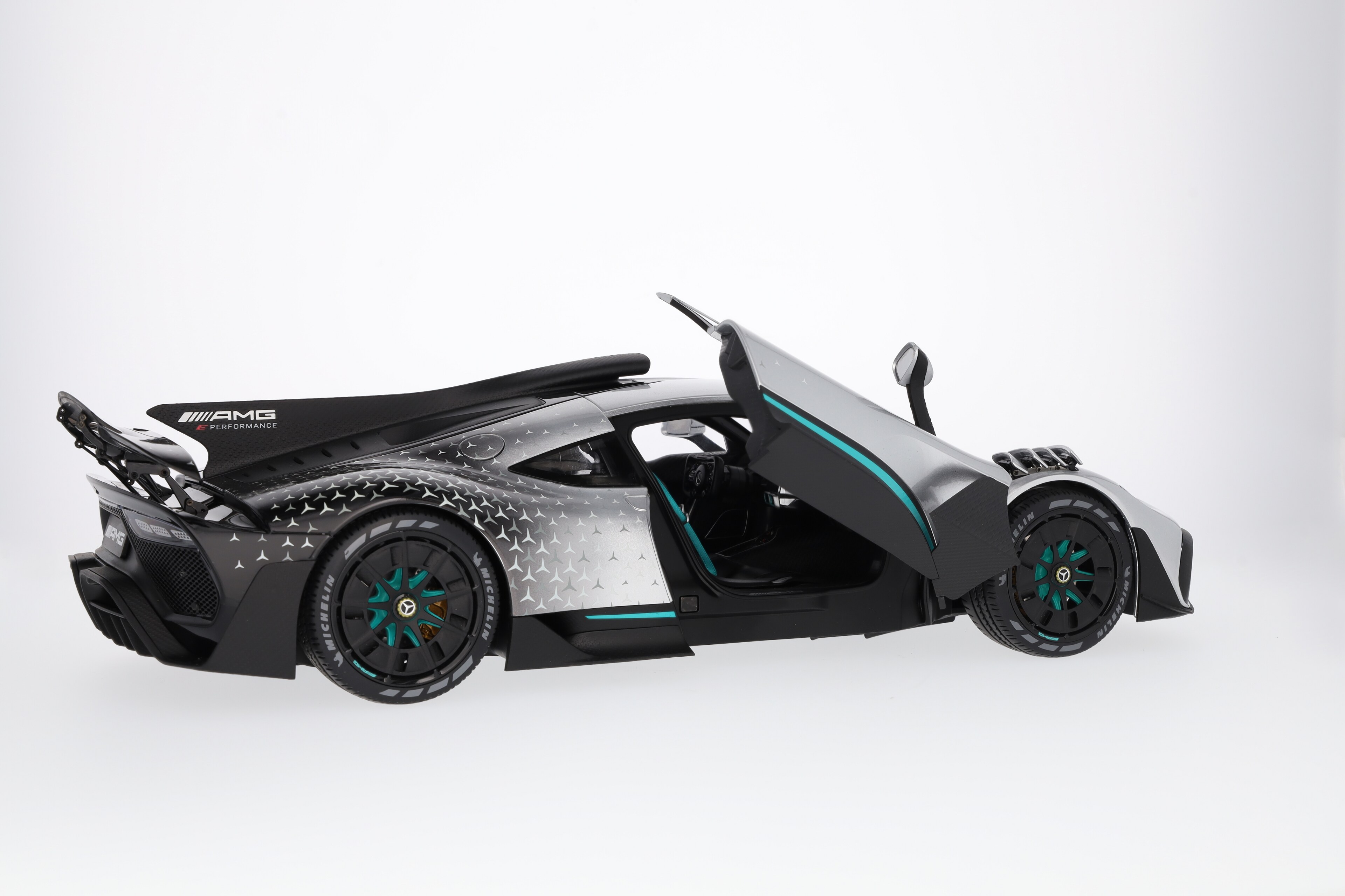Mercedes-Benz - Mercedes-AMG ONE, C298, silberfarben, NZG, 1:12