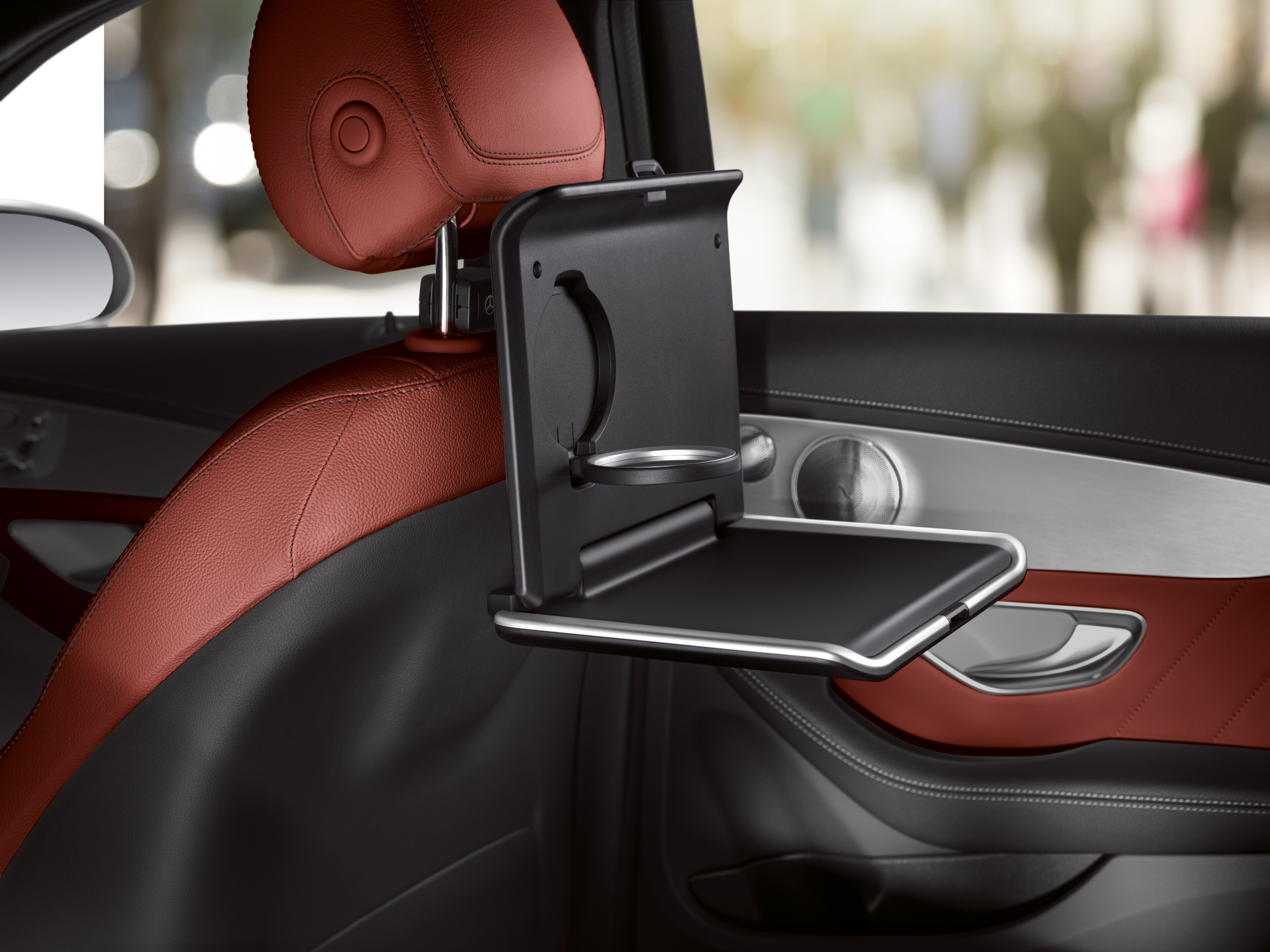 BasistrÃ¤ger, Style & Travel Equipment