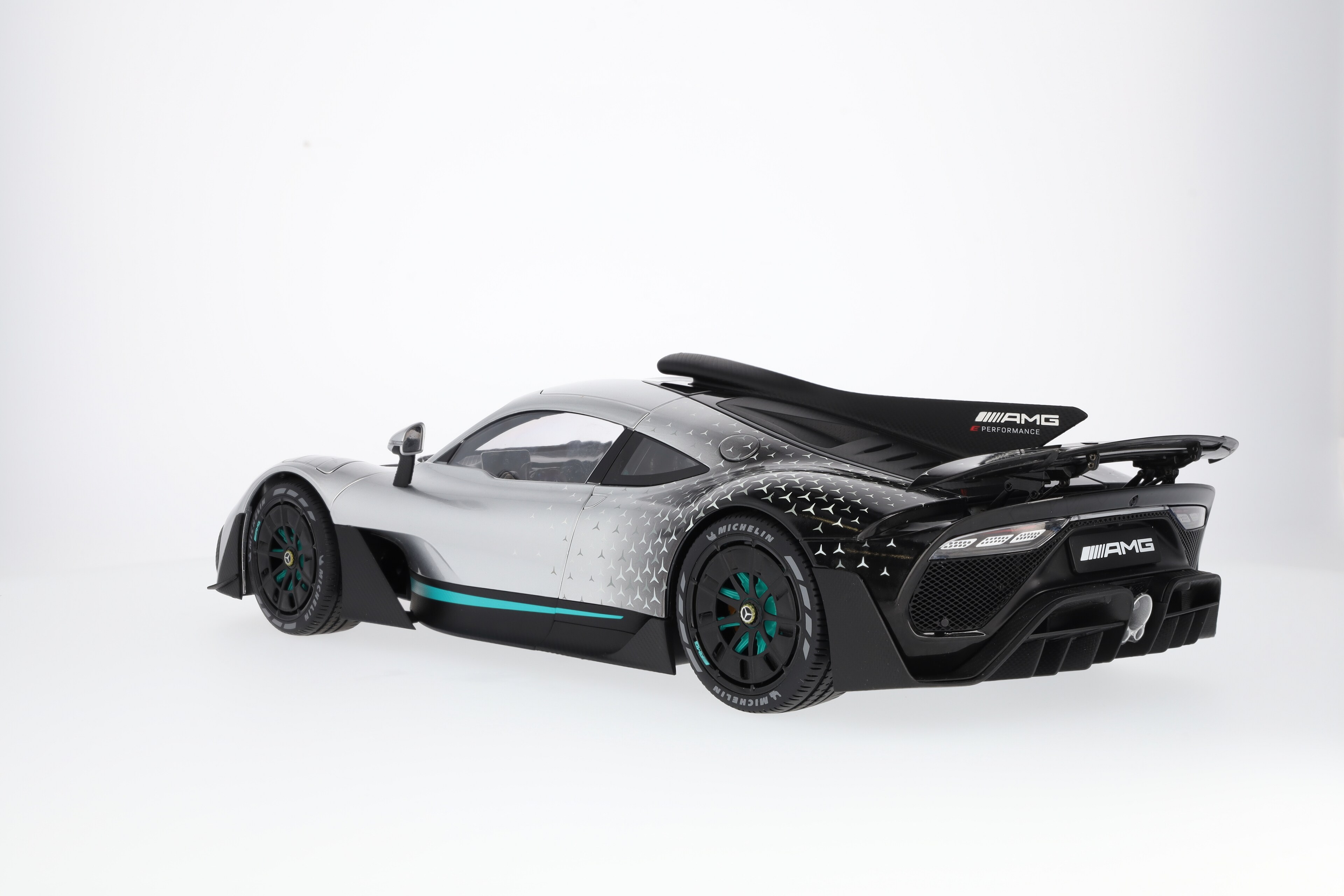 Mercedes-Benz - Mercedes-AMG ONE, C298, silberfarben, NZG, 1:12