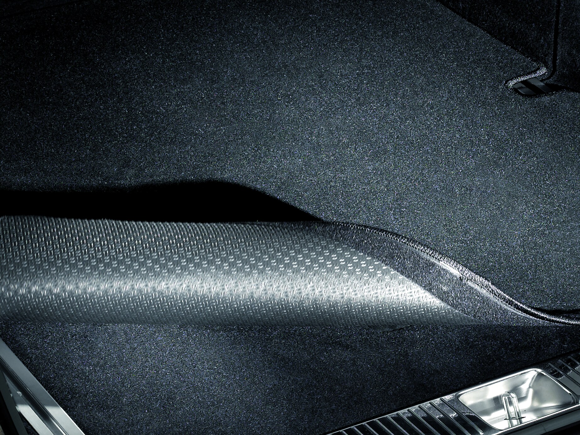 Mercedes-Benz - Wendematte, mit Klettband für Ladekantenschut Wendematte, mit Klettband für Ladekantenschut