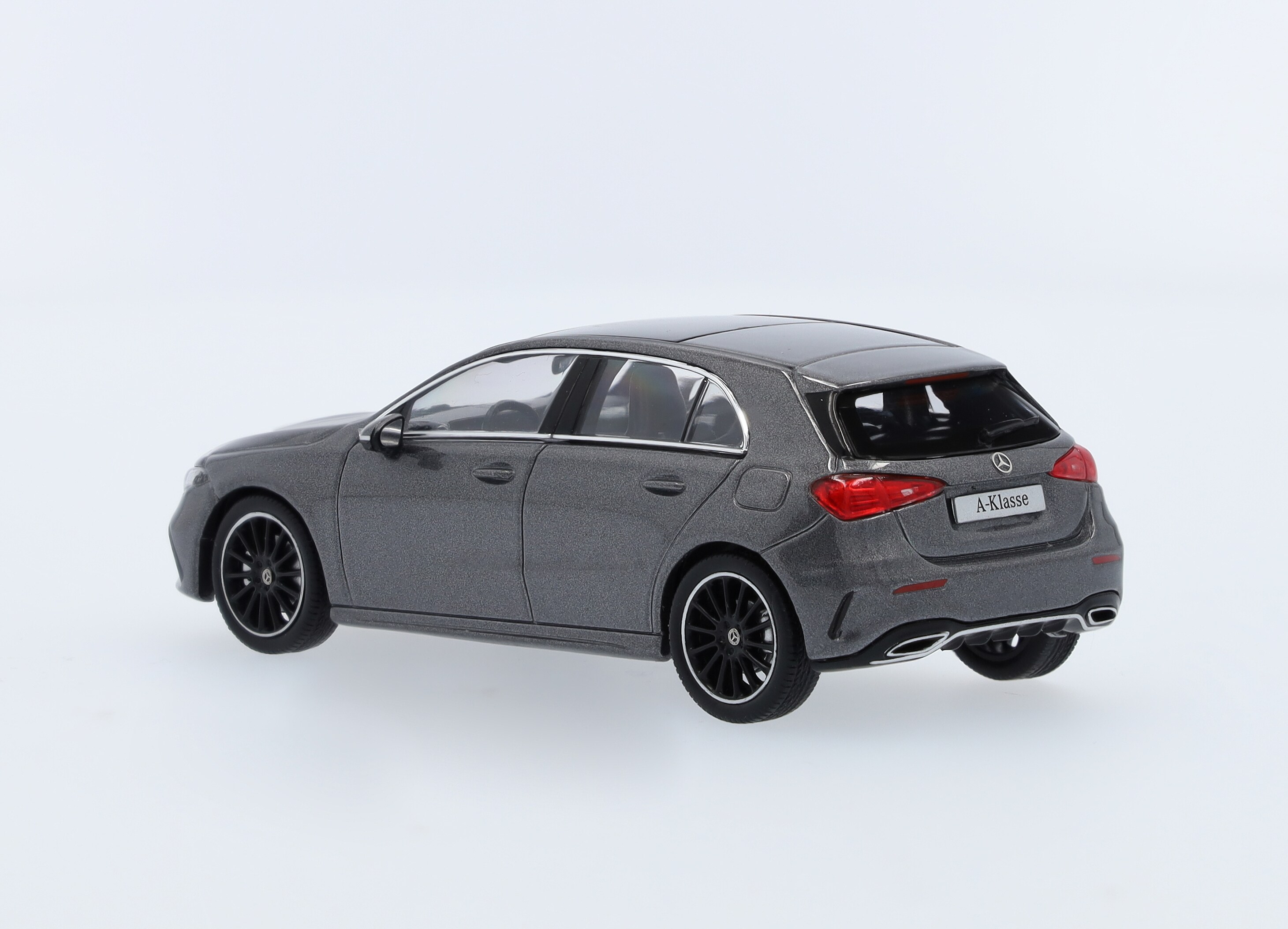 A-Klasse, Kompaktlimousine, AMG Line, W177 mountaingrau, Minimax, 1:43