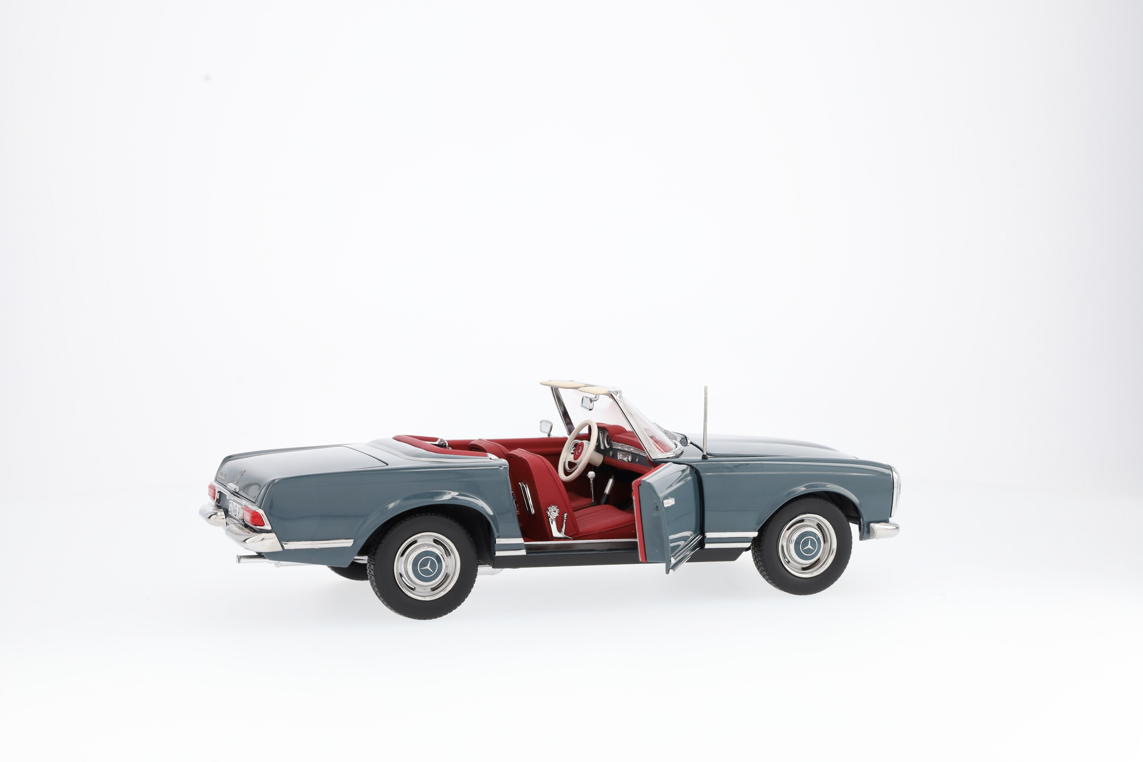 230 SL Pagode W 113 (1963-1967) blaugrau, 1:18