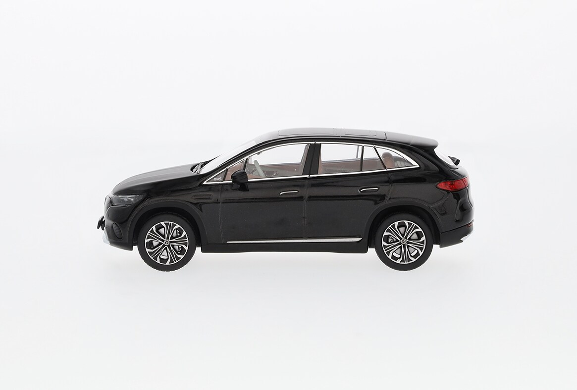 EQE SUV, Electric Art Line, X294