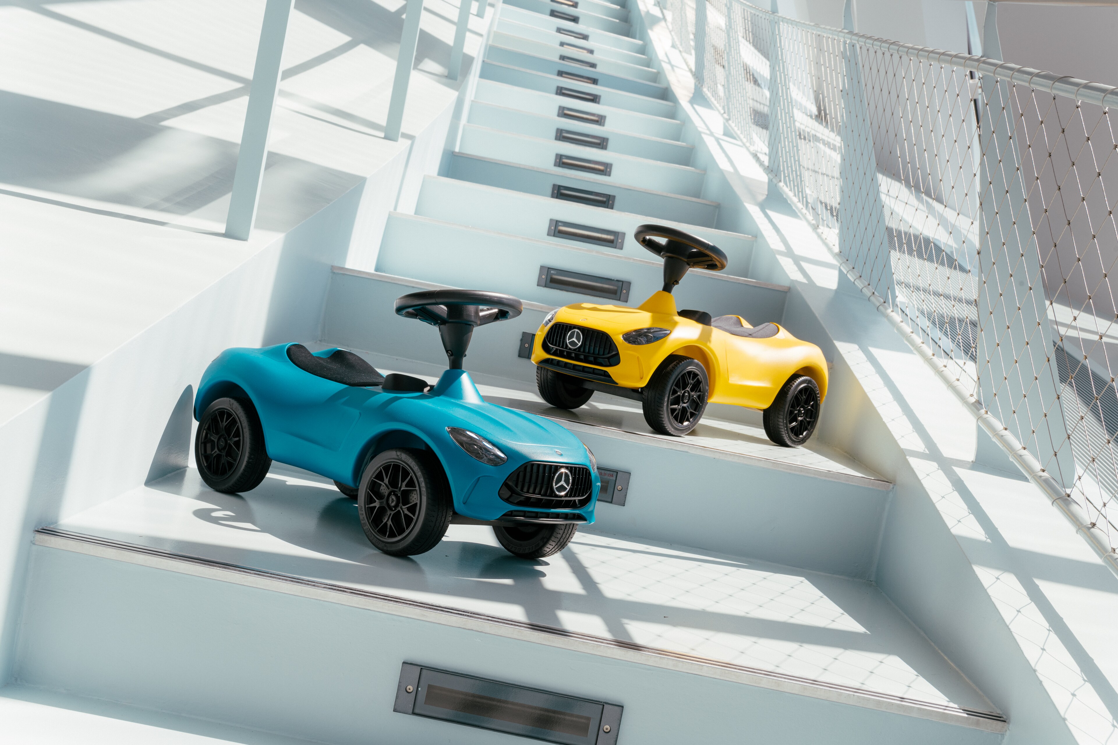 Mercedes-Benz - Kinderrutscher Bobby-AMG GT, sonnengelb, BIG