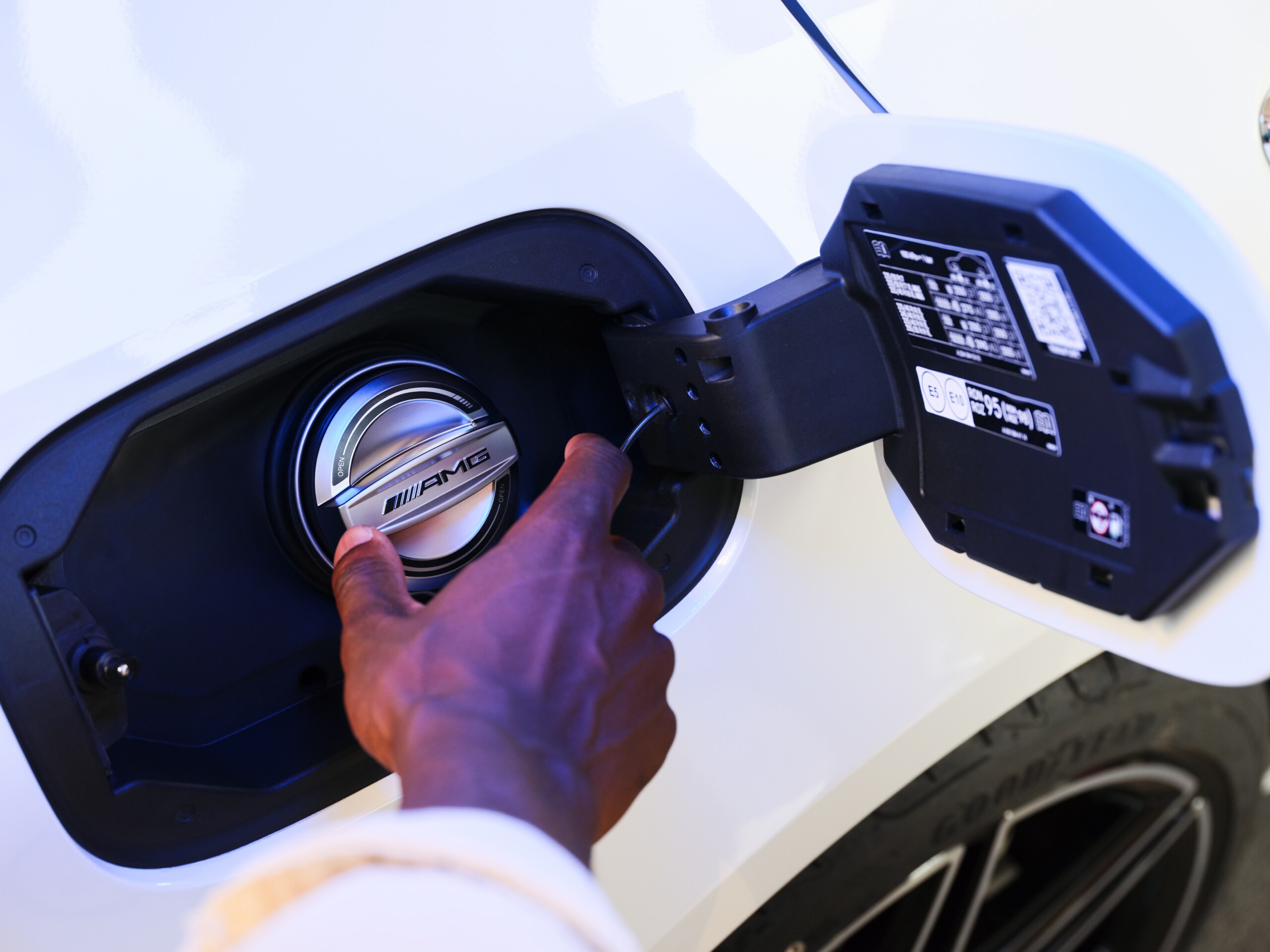 AMG Tankdeckel, chromeshadow, silber