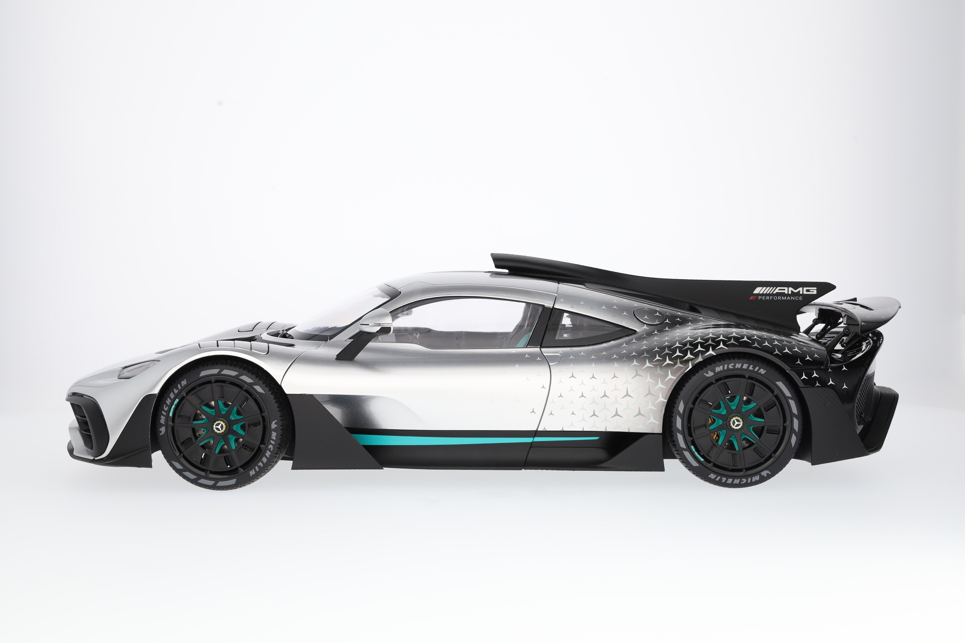 Mercedes-Benz - Mercedes-AMG ONE, C298, silberfarben, NZG, 1:12