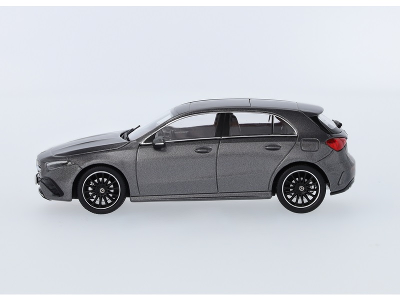 A-Klasse, Kompaktlimousine, AMG Line, W177 mountaingrau, Minimax, 1:43
